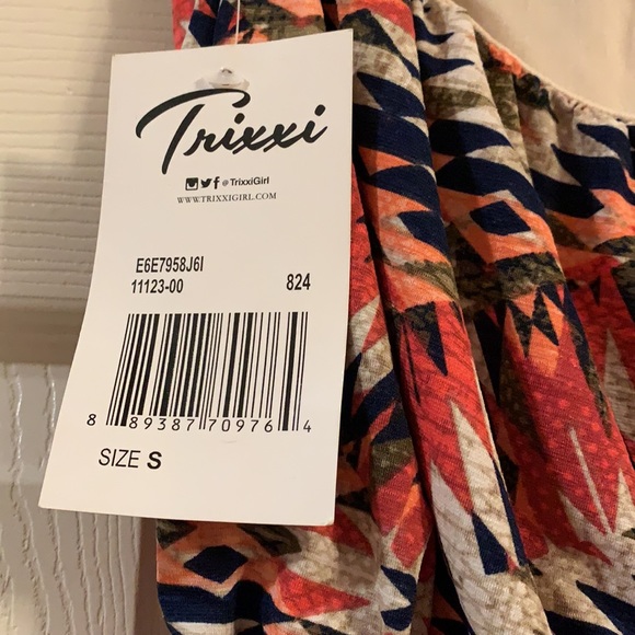 Super cute strapless dress, new with tags. - Picture 3 of 4